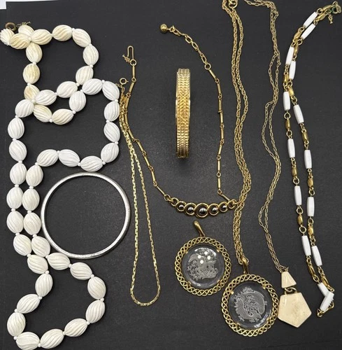 Lot Of Trifari Signed Bracelets Necklaces Silver Gold Tone Bb3