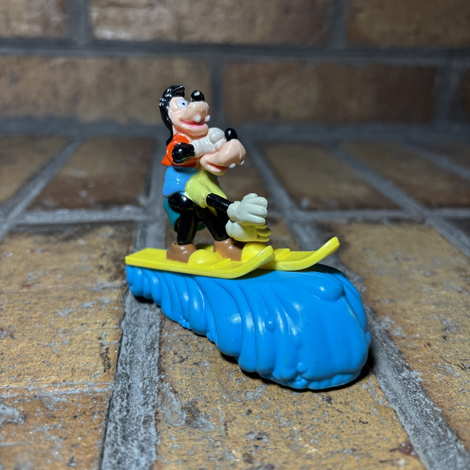 1995 Burger King Disney Goofy & Max Water Skis Pull-Back Toy Vintage