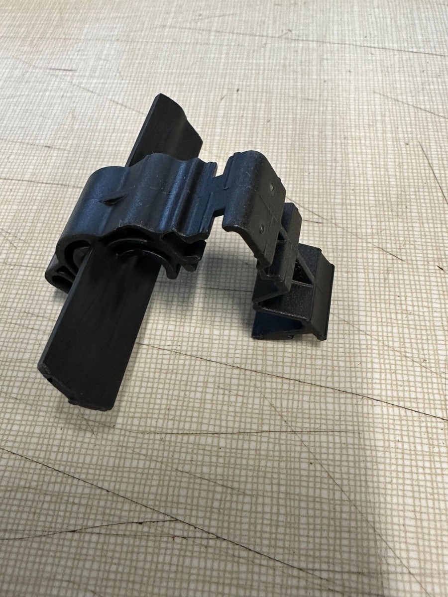 NEW OEM NISSAN TRUNK TORSION BAR SEPARATOR CLIP - ALTIMA