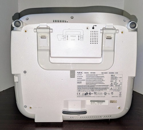 NEC NP2000 4000Lumens XGA Large Venue Projector Lamp + Power Cord - No remote - Picture 5 of 9