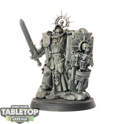 Space Marines - Captain with Relic Shield - teilweise bemalt