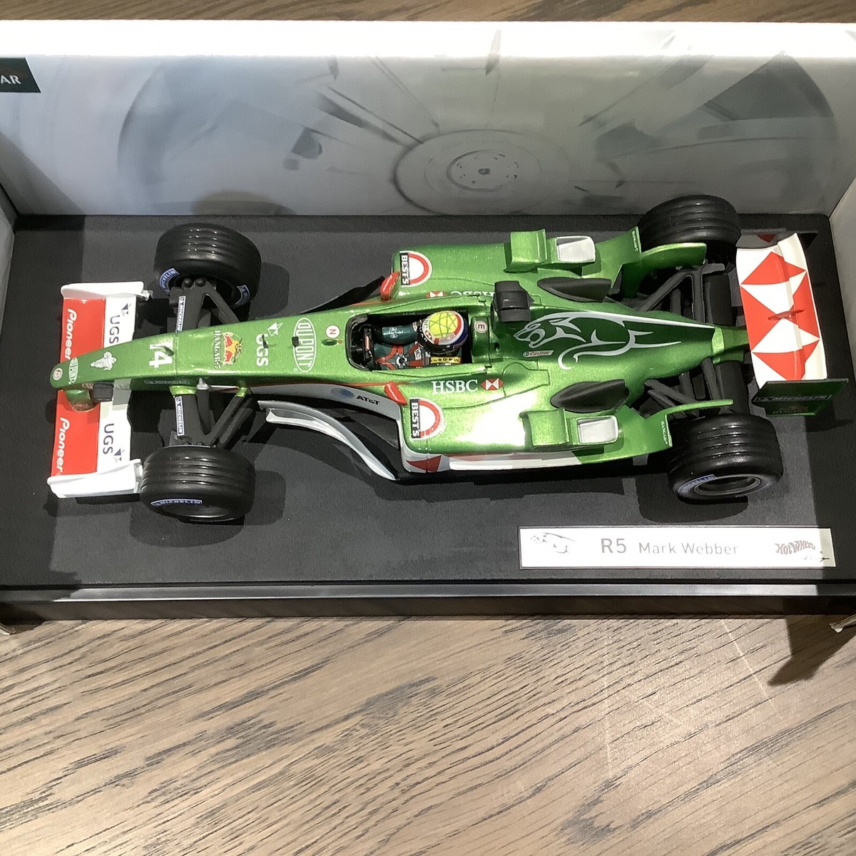Hot Wheels Racing Jaguar Racing R5 Mark Webber 2004 Diecast