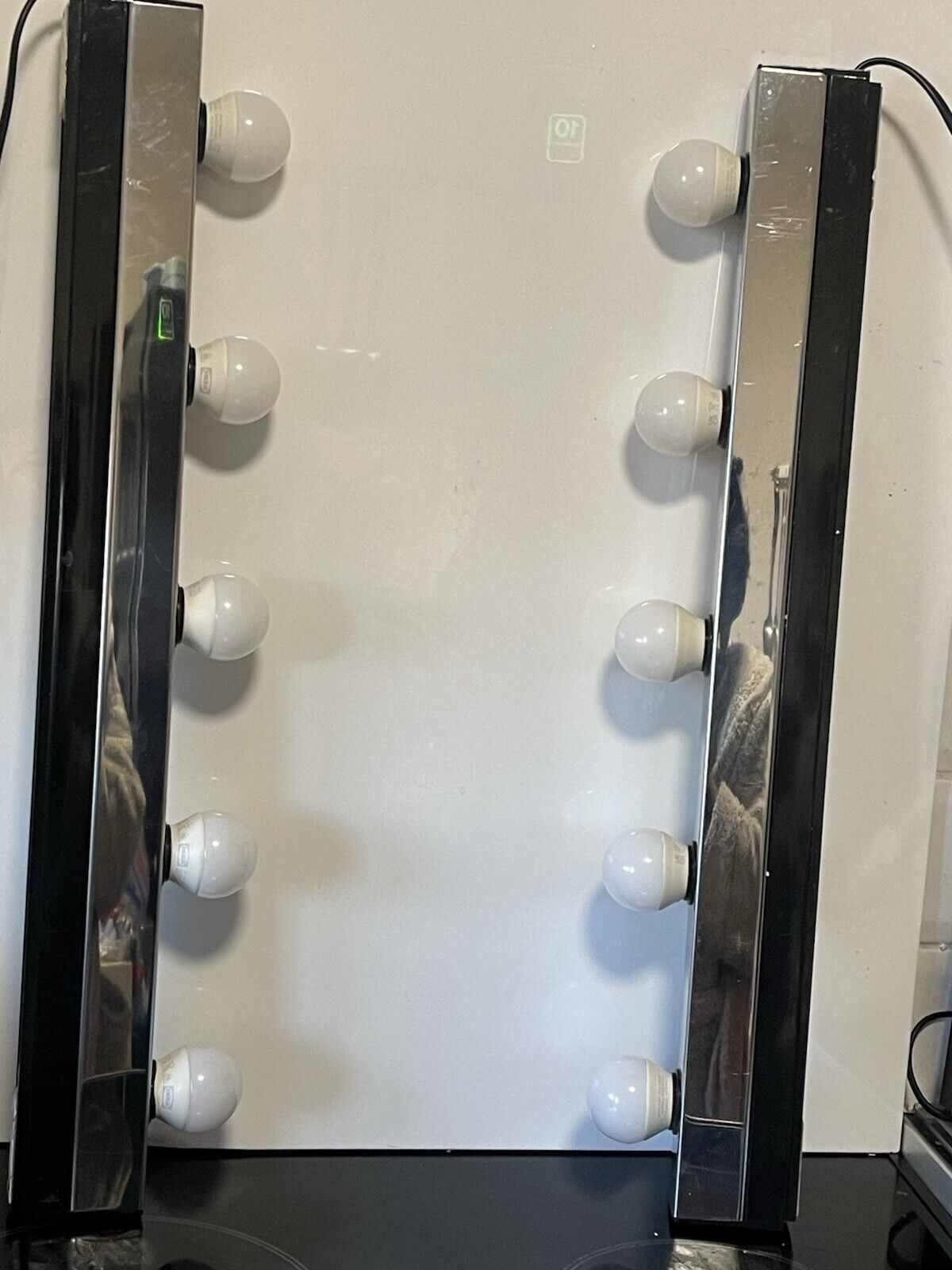 Foto 1 di 6