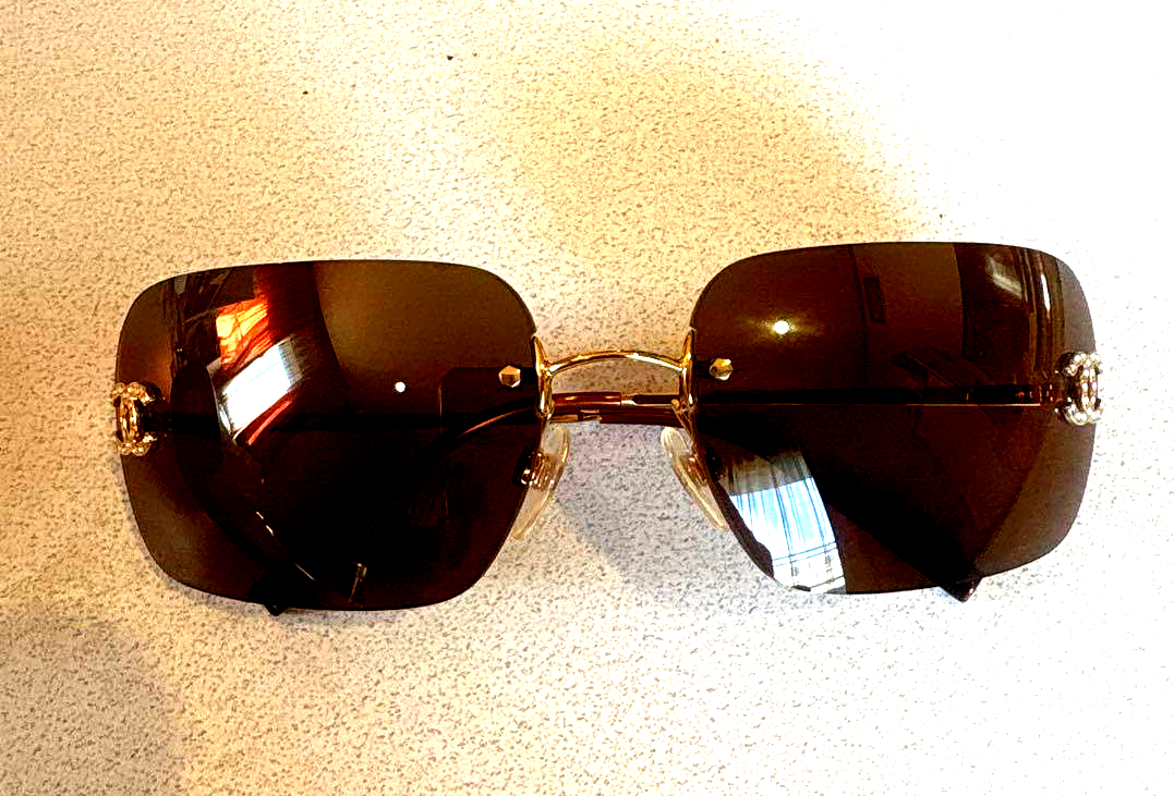 Vintage CHANEL Rimless Sunglasses 4017-D c.125 59 Coco Logo Body