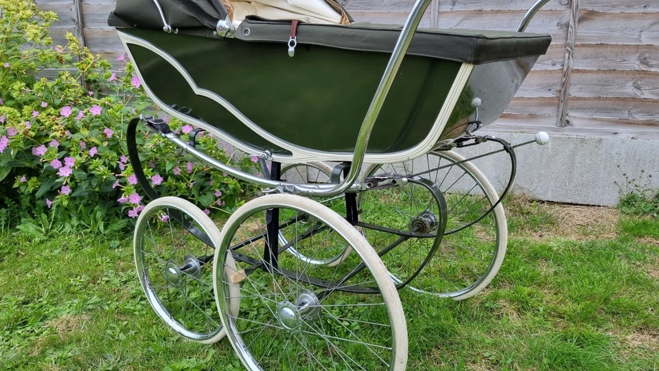 Marmet Vintage Coach-Built Pram 1968 - Image 2 of 4