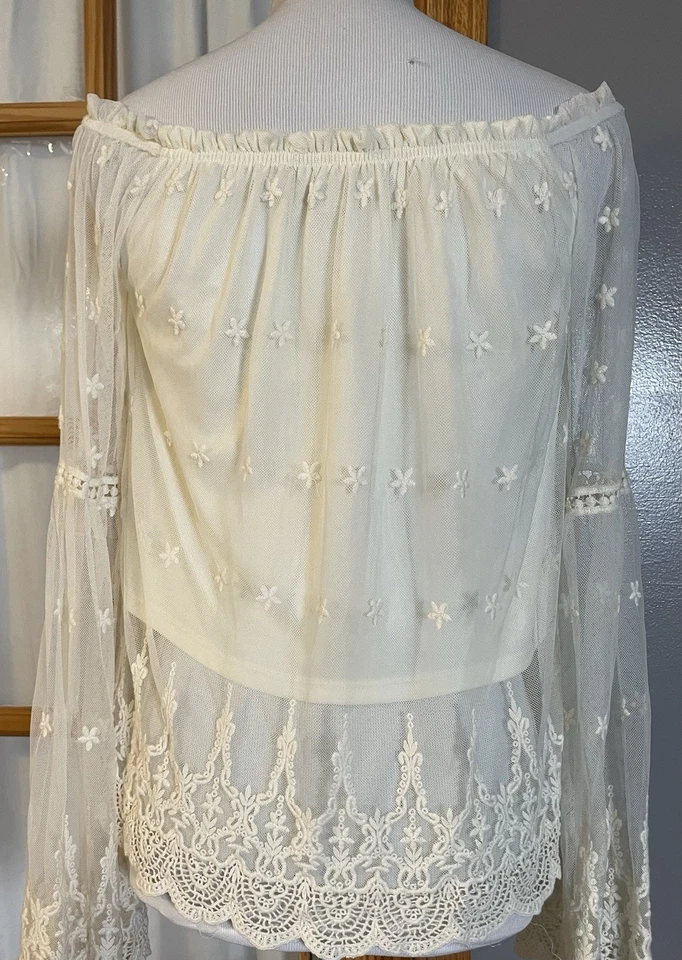 Top American Rag Floral Encaje XS Marfil Manga Campana Fuera del Hombro Ciudad Fiesta Foto 4 de 4