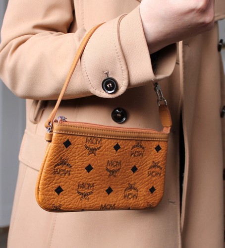 MCM Tasche Pochette Etui Mini Handtasche cognac gold schwarz silber Anhänger - Bild 11 von 53
