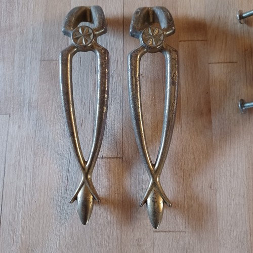 Lote Mixto De Colección 32 Piezas Herrajes Perillas Cajón Tiradores Manijas Piezas Latón Otros - Imagen 18 de 18