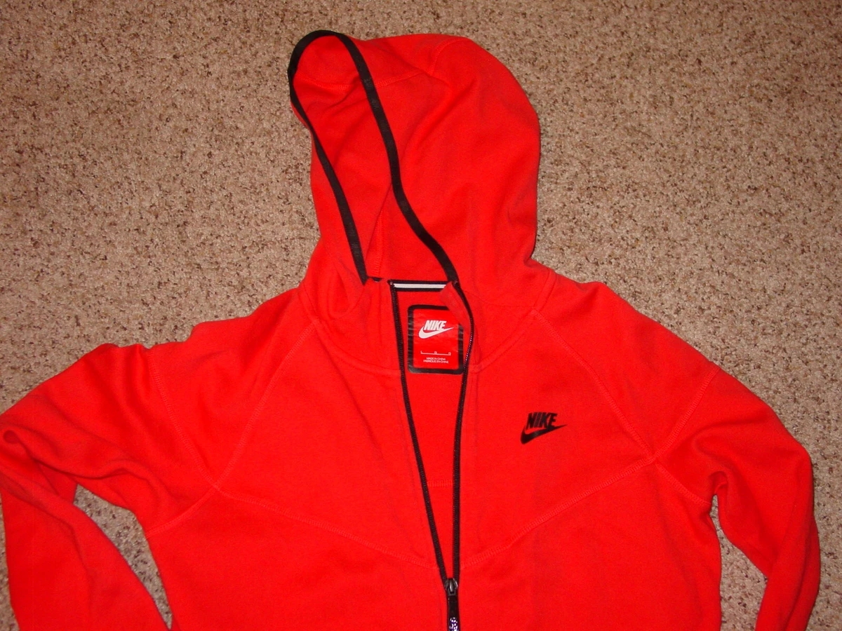women's red nike tech
