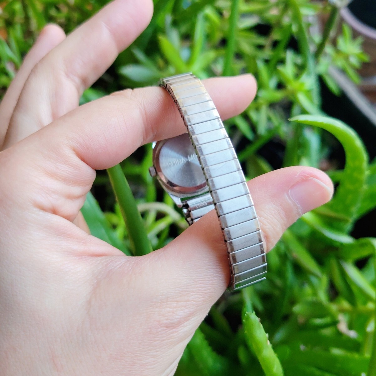 Vintage Classic Silver Quartz Stretch Watch Vintage Stretchy Silver Watch - Etsy main image 4