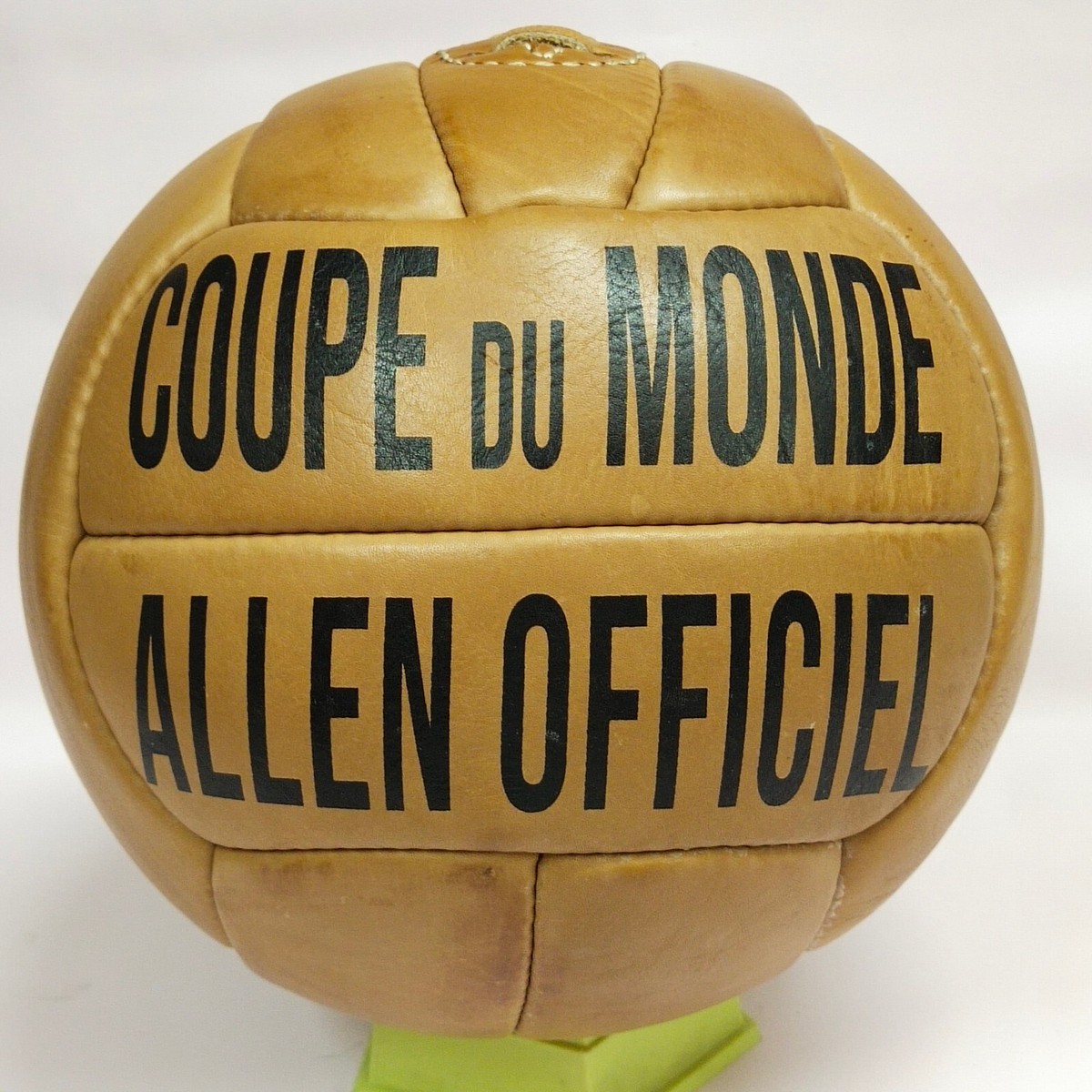 Allen Official Coupe Du Monde FIFA World Cup 1938 Match Ball 100