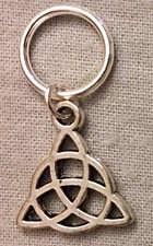 CELTIC KNOT TRIANGLE STITCH MARKERS, Set of 2 - Pewter Charm on SP Ring KNIT