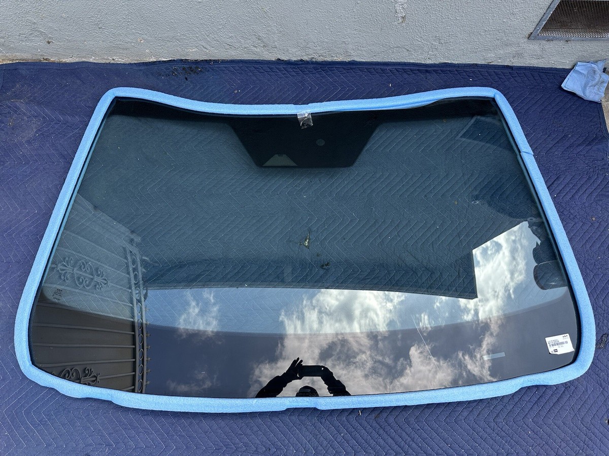 2023-2024 Kia Telluride Windshield Glass Assembly OEM 86110-S9530 2023-2024 Kia Telluride Windshield Glass Assembly OEM 86110-S9530