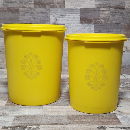Tupperware Canister Set of 2 with Lids Yellow 809-13 & 811-14 Vintage Nesting - Picture 2 of 8