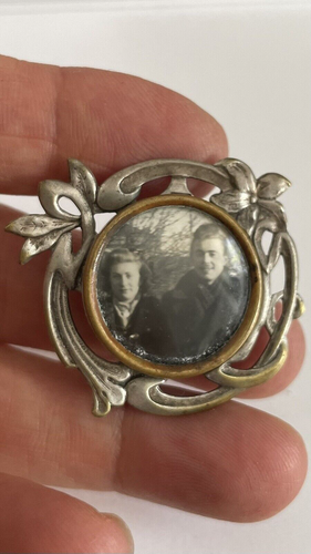 Broche en métal argenté old french brooch jewelry