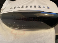 Roberts CR9971 Clock Radio – clock radio with dual alarms