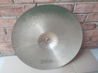 Vintage Zildjian A Series 18in. Hollow Logo Thin Crash Cymbal. 1320 Grams!