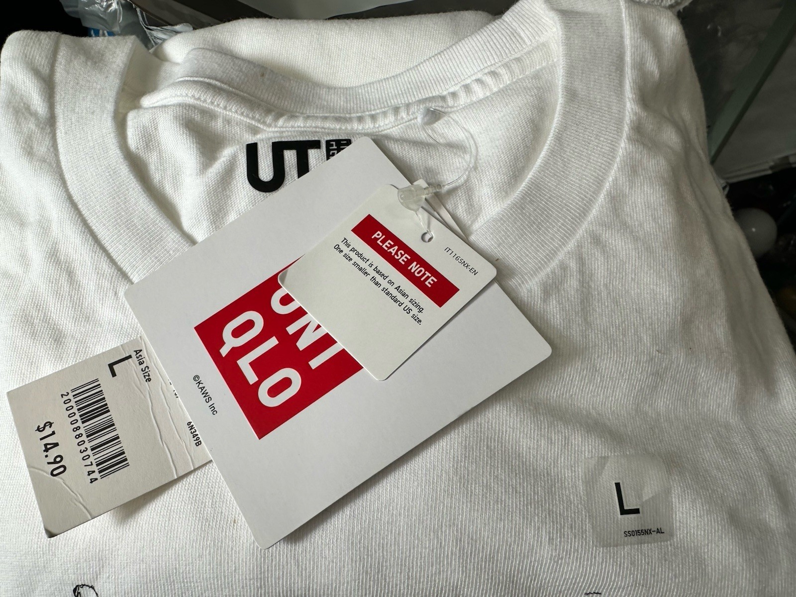 Kaws CHUM Uniqlo Men's T-shirt Size LARGE Japan L Graffiti Letter Text Rare NWT image 3