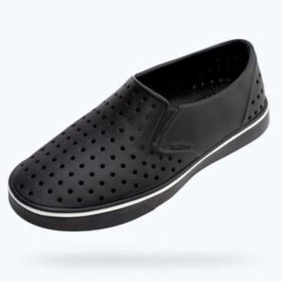 Native Miles Wanderfoam slip on shoes men s ten black brand new