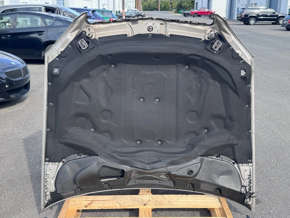 2007–2013 MERCEDES-BENZ S550 W221 FRONT HOOD BONNET COVER PANEL ASSEMBLY GRAY OE - Image 2 of 4