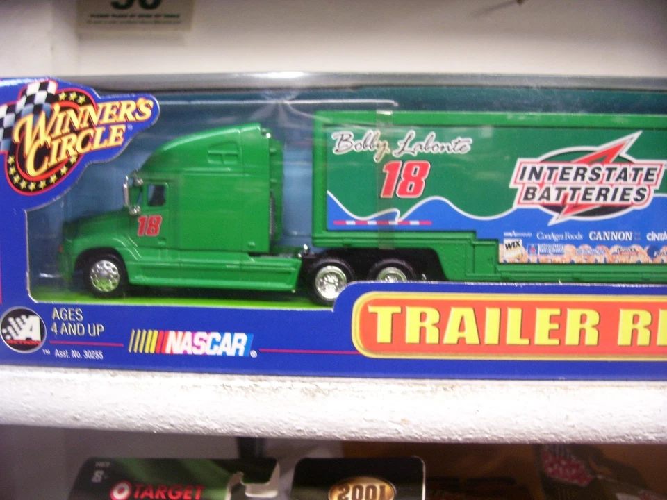 2002 1/64 #18 BOBBY LABONTE MUPPETS 25 YRS NASCAR HAULER WINNERS CIRCLE - Image 3 of 4