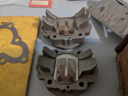 New Vintage Clinton Engine Parts Lot - Foto 6 di 10