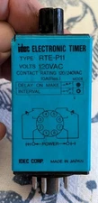 Idec RTE-P11 Electronic Timer 120 VAC 10 Amp 8 PIN Terminal 