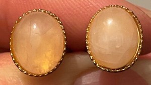 ROSE QUARTZ CABOCHON CUFF LINKS  - Gold-Toned Setting