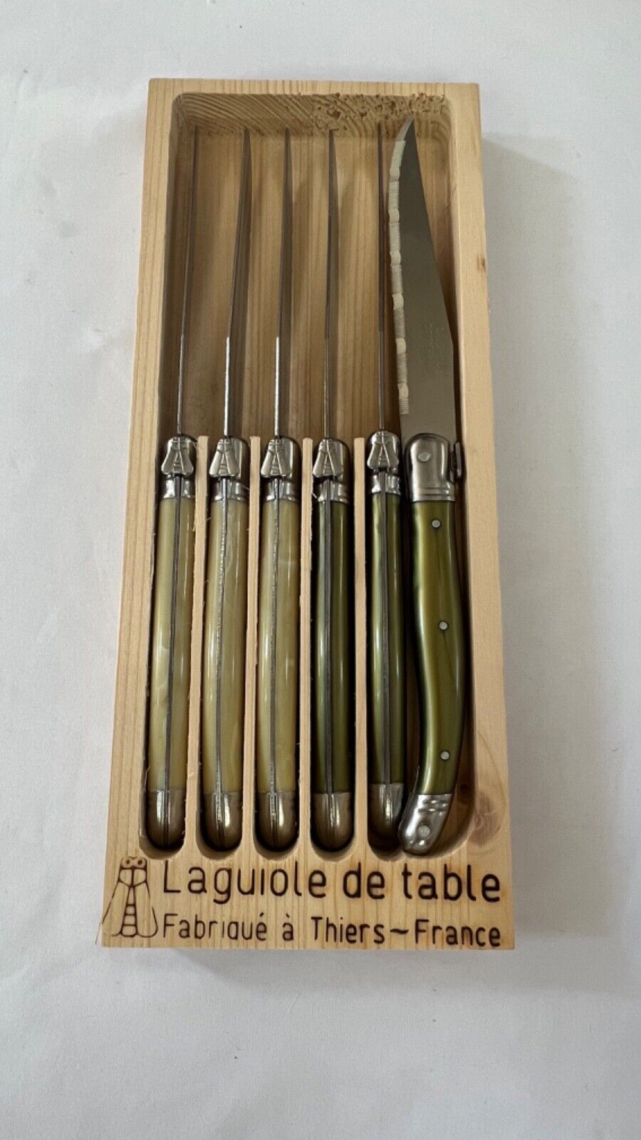 LAQUIOLE DE TABLE SET OF 6 SERRATED STEAK KNIVES GREEN / IVORY HANDLE STAINLESS