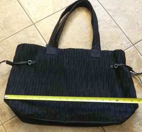 Bolso de mano negro Victoria's Secret rayado usado en excelente estado - Imagen 8 de 9