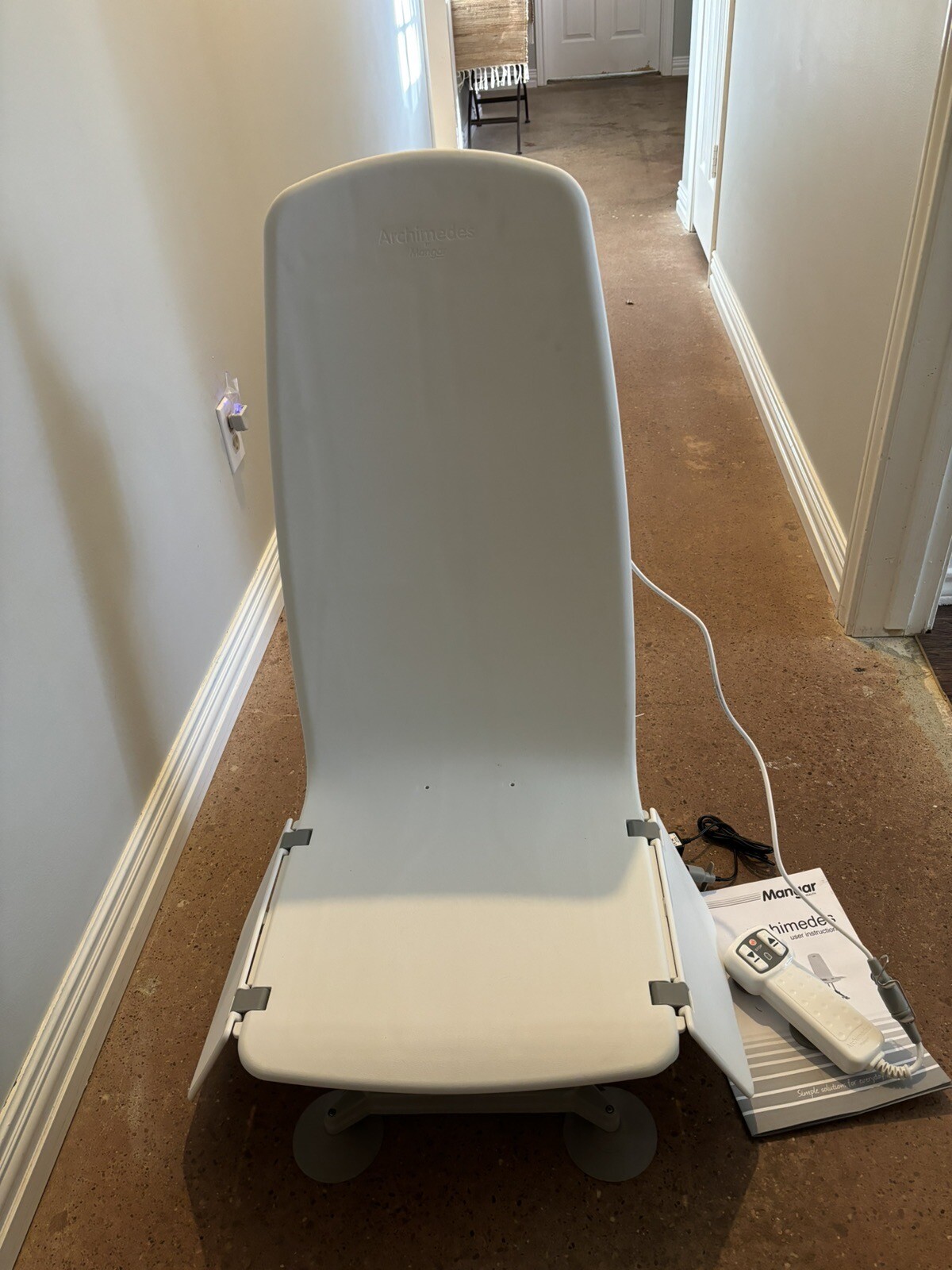 Mangar Archimedes Bath Lift Chair for Elderly Adults Bottom NonSlip