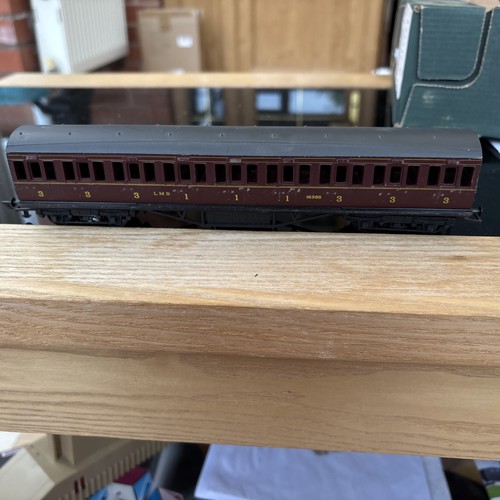 Grafar LMS weinrote Reisezugwagen Spurweite OO Modell 16385. Ersatz oder Reparatur | Condition: Used