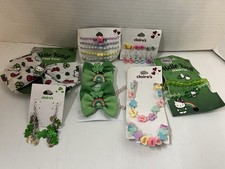 Hello Kitty St. Patty s valentine Day Jewelry And Hair Bow-Claire s Exclusive-