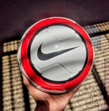 Rare Nikee TOTAL 90 AEROW RED  PREMIER LEAGUE SWIFT 2005-06  MATCH SOCCER BALL