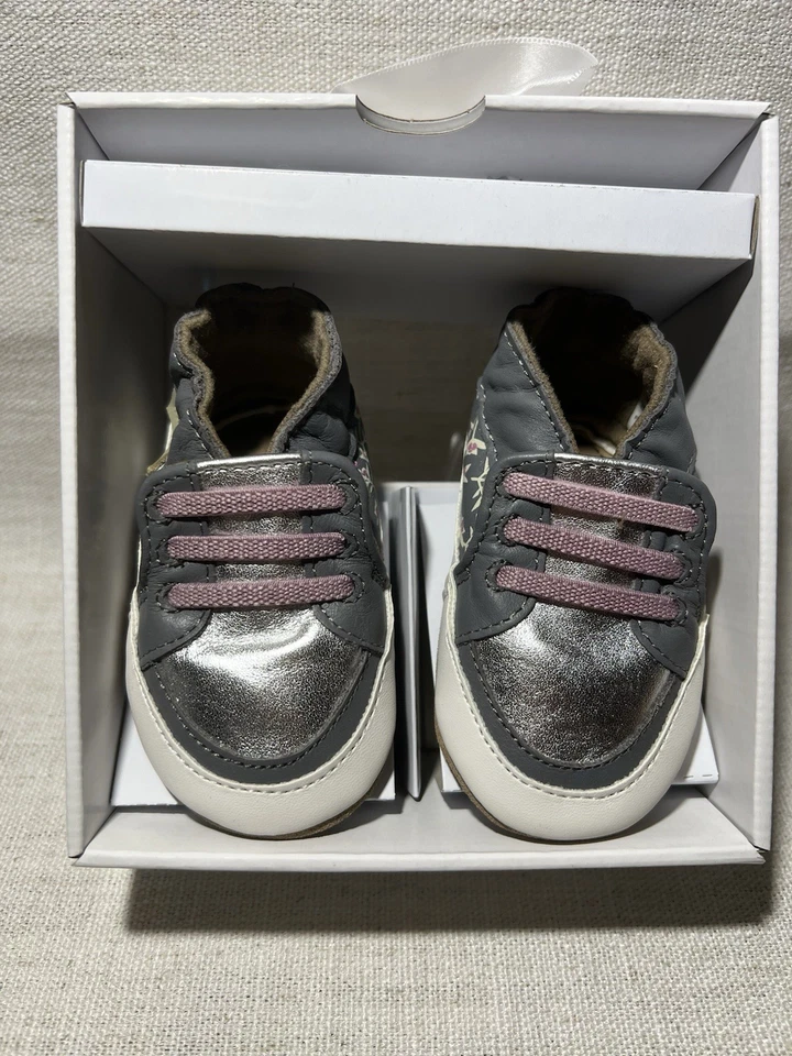 Robeez Sassie Sophie Gris Cuero Suave Talla 18-24 Meses Foto 2 de 4