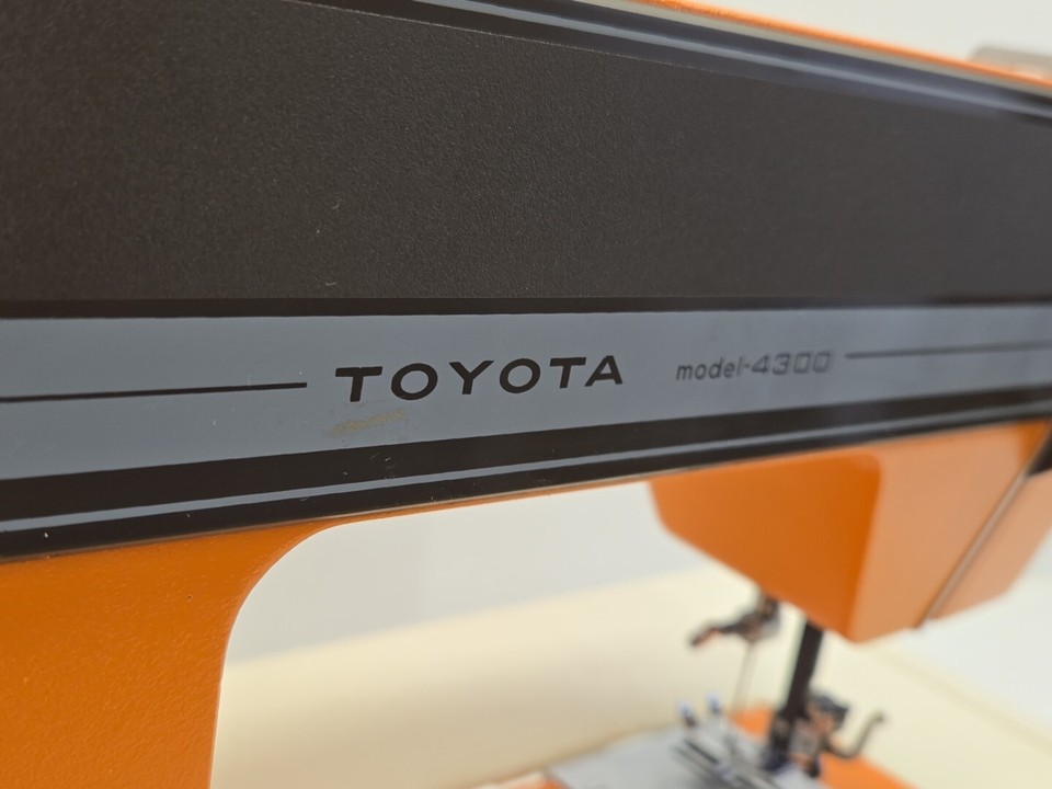 TOYOTA 4300 Electric Sewing Machine & Foot Pedal Good Working Order eBay