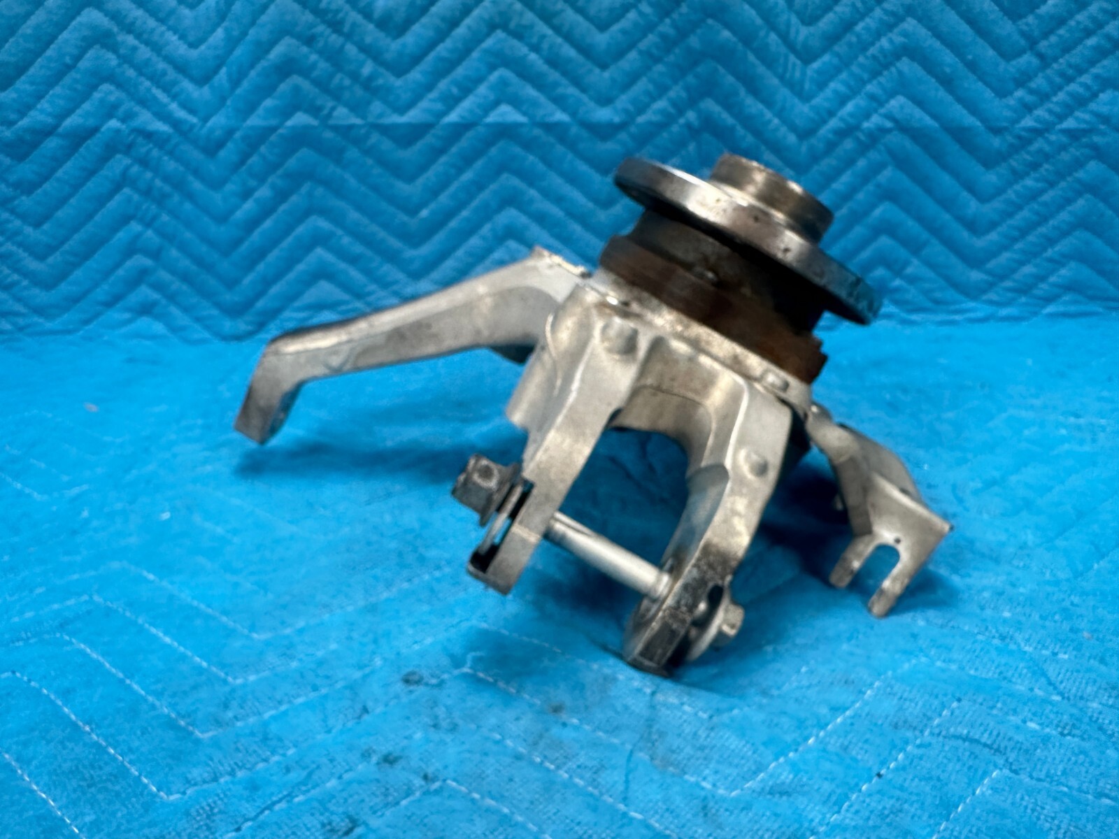 Bentley Cont Flying Spur Rear Knuckle Spindle Driver's Side 29k 2006-2012 OEM