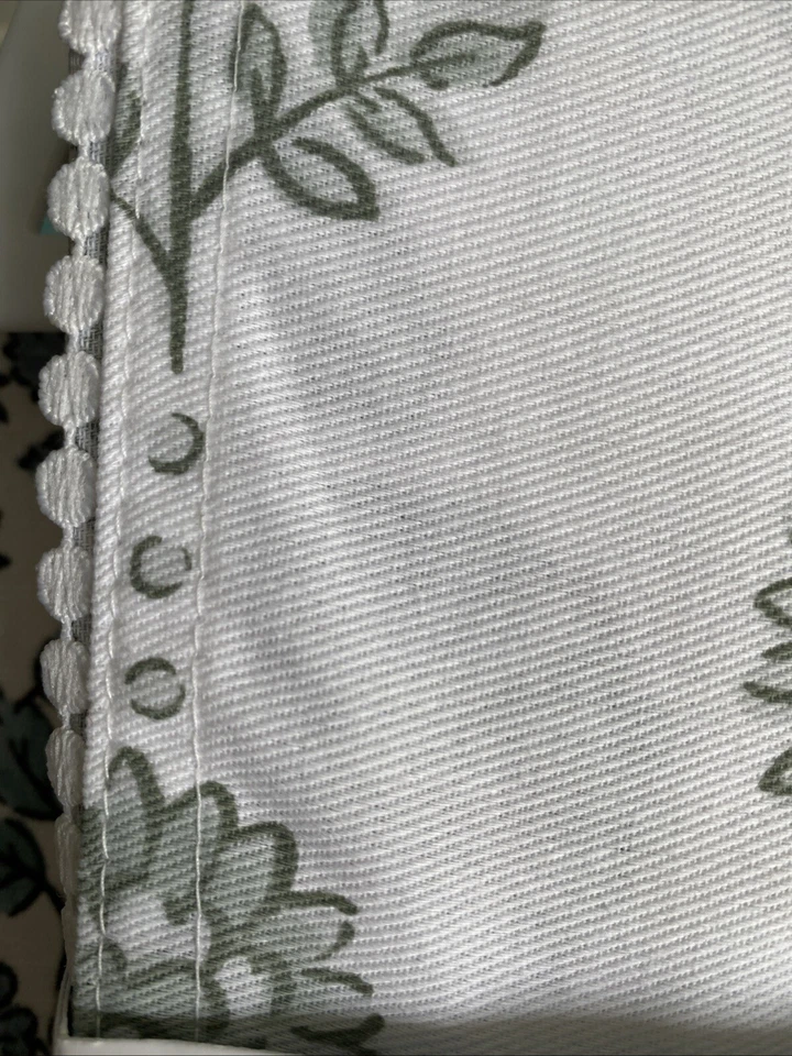 RACHEL ASHWELL SHABBY CHIC Blanco Verde Floral Festoneado Ojales Borde Bonito Nuevo en Paquete Foto 2 de 4
