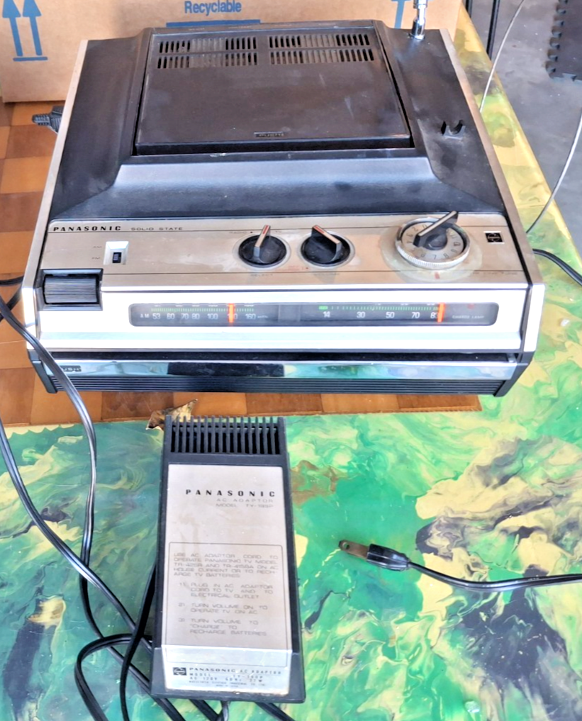 Vintage 1970 Panasonic Pandora Tr-425r Portable TV Am/fm Radio for