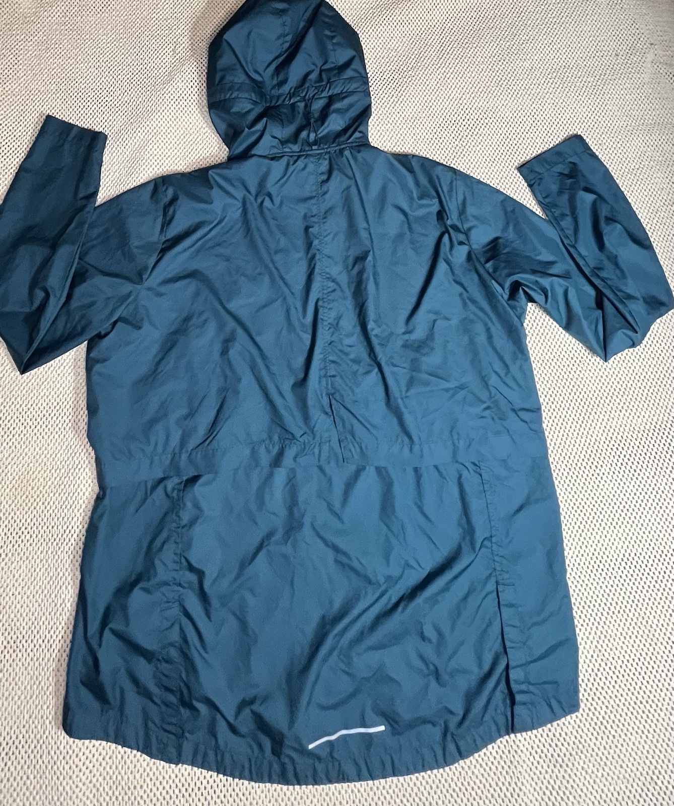 NIKE ESSENTIAL PACKABLE RUNNING RAIN JACKET women… - image 2