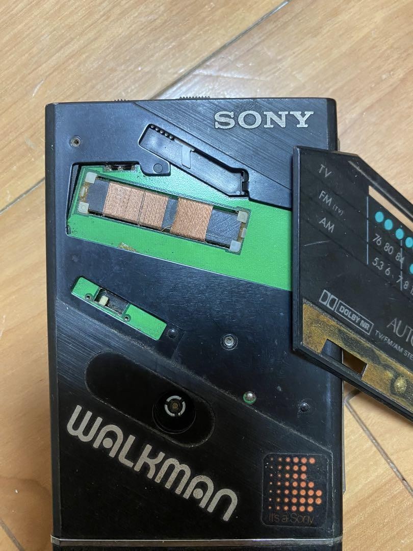 SONY カセットウォークマン WM-F101 Sony WM-F101 ▷ Walkman.land