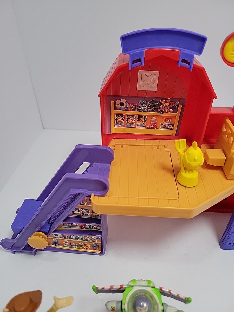 Disney's Toy Story 2 Al's Toy Barn Partial Playset Woody Buzz