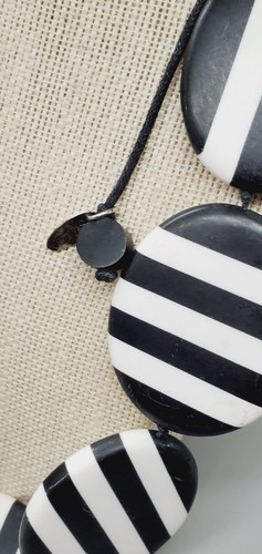 Pretty Black and White Chunky Acrylic SYLCA 20" - 36" Necklace - Picture 4 of 6