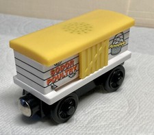2003 POUTRY CHICKEN CAR w/sounds - Thomas Wooden Railway - See Pix - EUC/MINT