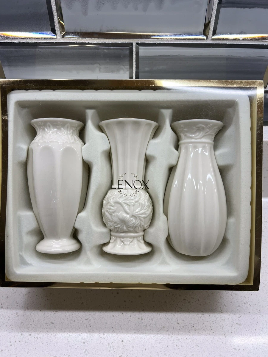 Czechoslovakia Vase In Antique Ceramic & Porcelain Vases for sale