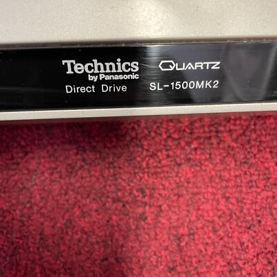 Technics SL-1500 MK2 Quartz Direct Drive Turntable Simulated Wood