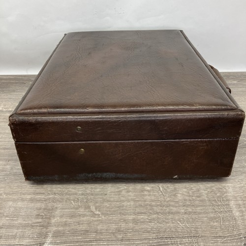 Maletín vintage de cuero marrón saboya para hombre de negocios estilo mediados de siglo - Imagen 10 de 14