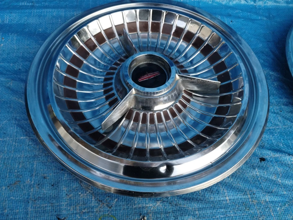 Oldsmobile 88, 98 1963, Starfire tapacubos giratorio negro cubierta de rueda 14"" #b Foto 4 de 4