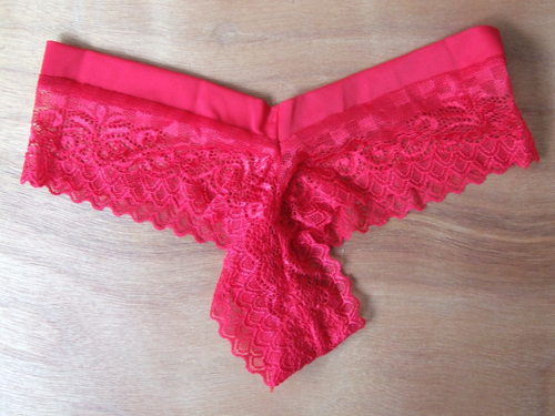 Confezione x5 di slip a brasiliana in pizzo e trasparenze