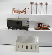 LIONEL BUILDINGS PLASTICVILLE CHURCH VINTAGE 1960s 70s MIXED LOT MODEL RAILROAD